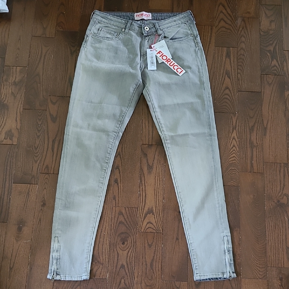 New Fiorucci Women's Light Gray Skinny Jeans size 28